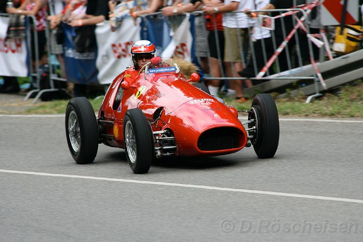 IMG_1615.JPG - Jo Vonlanthen mit seinem Ferrari 500 F2 von 1952 in der Hedersbachkurve